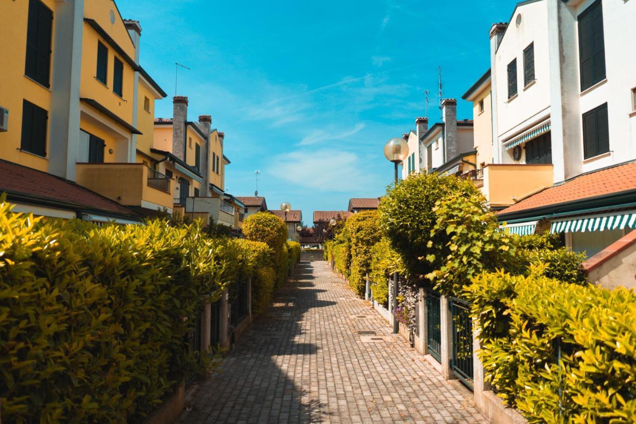 Villetta A Schiera Orchidea Eraclea Mare Exteriör bild